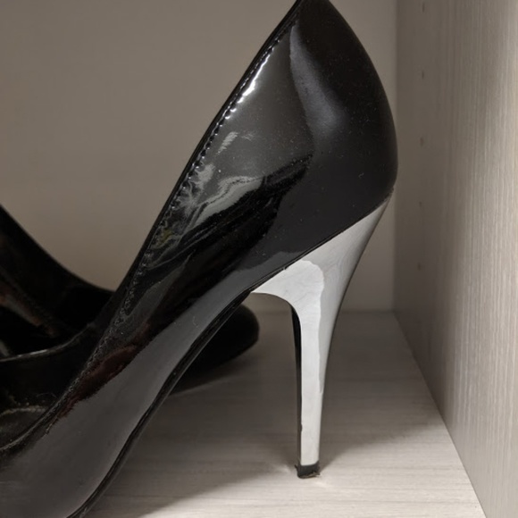 Black and Silver Steve Madden - Picture 3 of 5